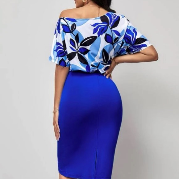 NWT, Lavishly Paris Women’s Floral Print Royal Blue Ruched Dress - Picture 4 of 16